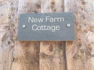 New Farm Cottage, hot tub, 3 bed, sleeps 6, private garden, entire home - 4