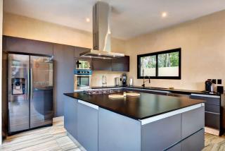 Designer Luxury Villa with Private Pool Oasis - 2