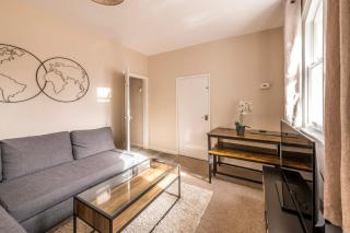 Coach House by Prescott Apartments - 8