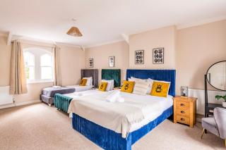 Coach House with Free Parking by Prescott Apartments - 1