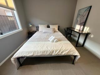 Stylish 4 Bedroom Family Home in Tarneit - Walk to Station and Tarneit Central - 3