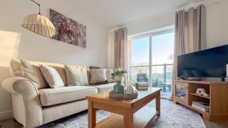 Grosvenor Court Apartment , Balcony & Parking, Hoylake by Rework Accommodation - 1