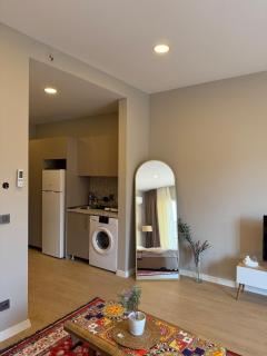 Bright Modern Studio with Balcony - 8