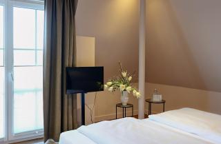 Seehotel Niedernberg - Das Dorf am See - 3