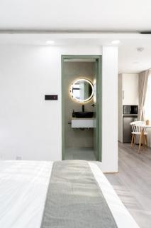 Cosy 1 Bedroom Studio with King Bed Kitchenet in Central Kathmandu with Terrace - Kathmandu - 4