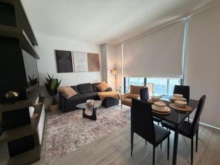 Luxury Downtown Miami Apartment Pool and Gym - 3