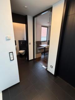 Kato Suite 3 - 9