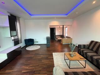 Kato Suite 3 - 8