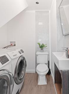 7 Min to NYC, Modern New Apartment - 6