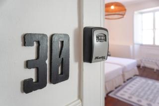 Canto 30 e UM - HOST & CHILL - 1