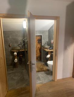 Grindelwald Simple alpine hut only for mountain hikers - 4