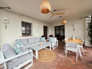 VILLA AMIRA ,sea and mountains panoramic views ,pistas de golf Marbella estepona - 4