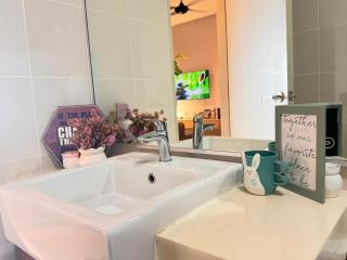 Midvalley Southkey Mosaic 2BR Suite Homestay by Jfive - 1