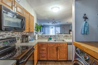 Steps to Ocean: Convenient Myrtle Beach Townhome! - 7