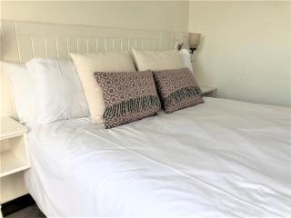 2 Bed in Rowen TYCAN - 3