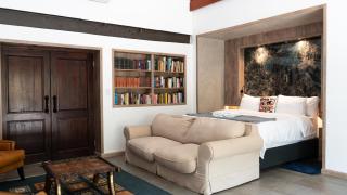 Lombard Manor - 9