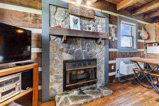 Rustic Mountain Escape with Fire Pit and Mountain Views-Cabin 1 - 1