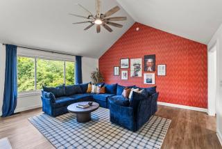 Lux 6BR w HotTub, GolfGreen, GameRm, Theater & Firepit - 8