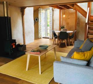 Cosy straw bale barn, walking access to Dartmoor - 9