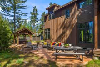 Majestic Pines - 8
