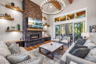 Four Seasons Lodge - 7