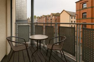 Waterfront Walk 3 Bedroom Apartment with Parking Pets and Workspace - 6