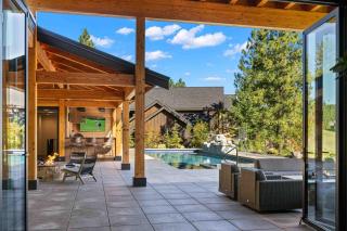 Grand Retreat - 1