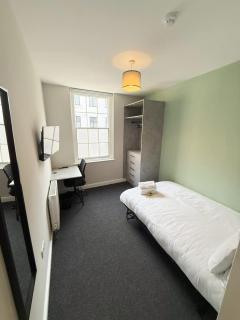 Six Bedroom Flat on John Street - Flat 1 - 3