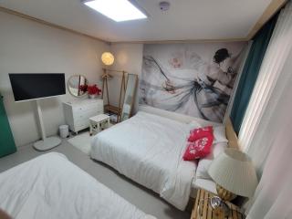 Cozy K-Beauty Vintage Stay Seoul 5 Minute Walk to Yeonsinnae Station 5 Minutes to Seoul Station via GTX-A - 9