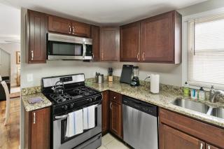 Modern Apt in DT Libertyville near Naval Base - 0