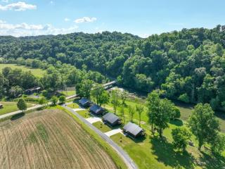 Tway Bird Chalet on The Watauga River - 5