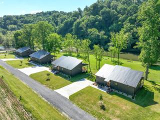 Tway Bird Chalet on The Watauga River - 4
