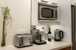 Relaxing City Retreat | Terrace & Full Kitchen - 3