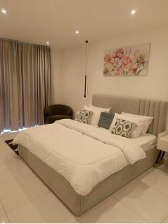 Unique View Apartments at Loxwood House - 2