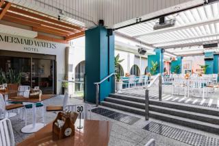 Stylish Canalfront Paradise with Designer Interiors - 2