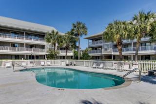 Coastal condo with patio & shared pool tennis courts - 8