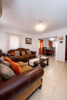 Haven Villa Retreat Jacuzzi Oasis for 16 - 7