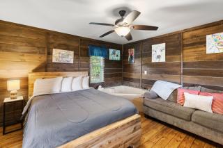 Private Mountain Nook with Jacuzzi - Cabin 6 - 6