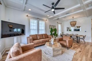 The Golden Goose - Hot Tub-Fire Pit-2 BLKS to Main - 6