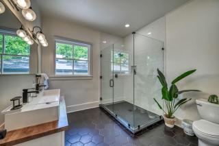 The Golden Goose - Hot Tub-Fire Pit-2 BLKS to Main - 3