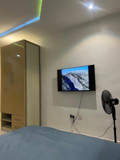 Decent well ventilated and furnished studio apartment - 5