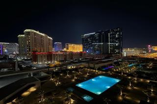 MGM Signature Tower 2 8th Floor 1BR Strip View Balcony No Resort Fee - 2