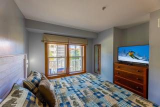 Lux Stay USA Pool view Crest Ski-inout Hot Tub AS241 - 3