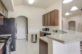 Easy Living in Brownsville! Home Near Med Center - 9