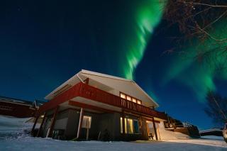 Abisko Panorama House - 8