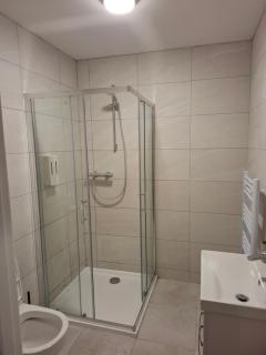 Cliff Top Accommodation - 8