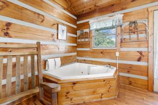 Hillside Hideout Log Cabin For 2! Cabin 10 - 3