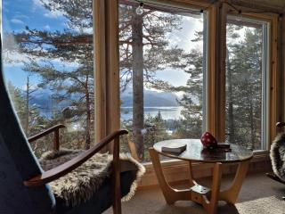 Privat cosy off-grid cabin with fjord view near Ålesund - 5