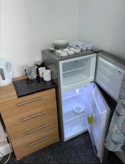 City Vacations Kettering walking distance to Kettering town Double Room available for 4 days plus & longer regular stays for contractors business workers in the area - 4