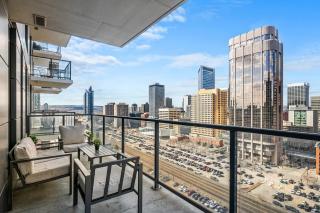 Luxe Modern Escape Tower Views - 1